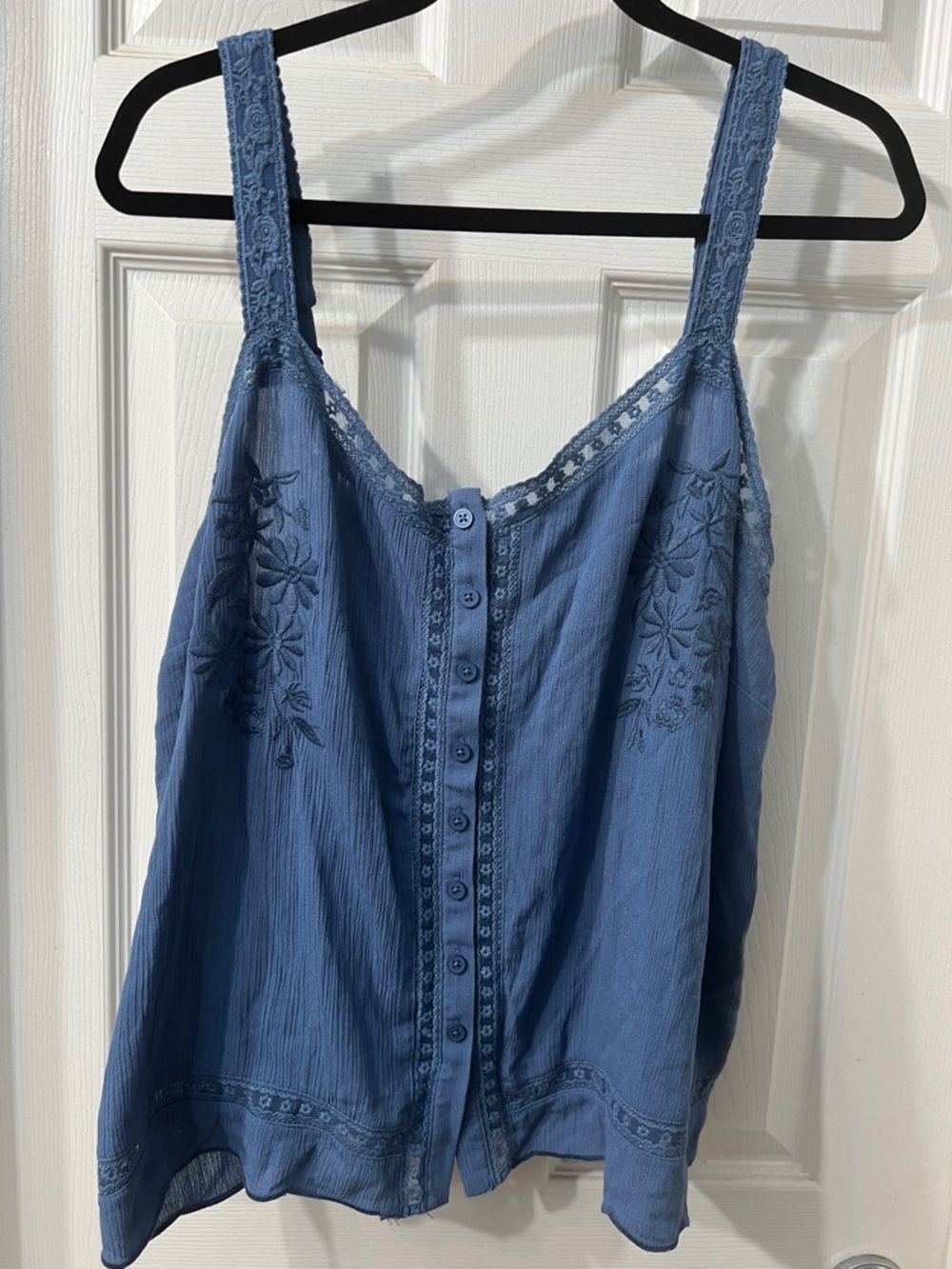 Torrid Blue Button-Front Embroidered Camisole Size 0 - Picture 2 of 4